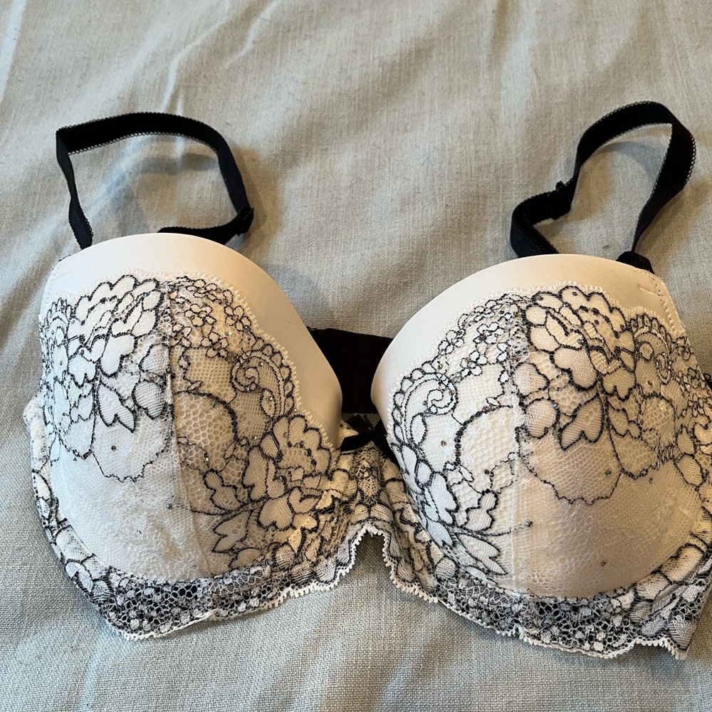 Victoria Secret Intimates Matching Set - Picture 2 of 8